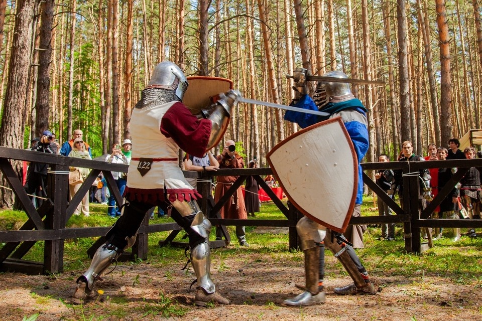    Сражение рыцарей на турнире. Фото: Иезекииль Колесников