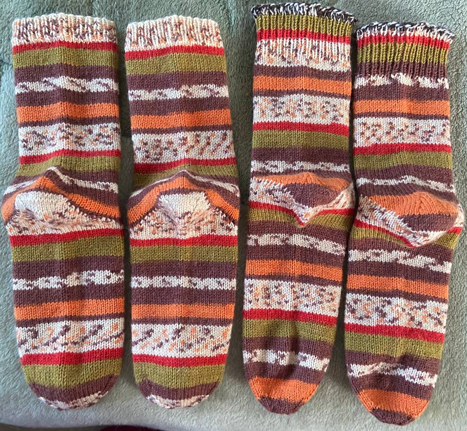 Пятка "хорошая громкая" : слева - от паголенка, справа - от мыска