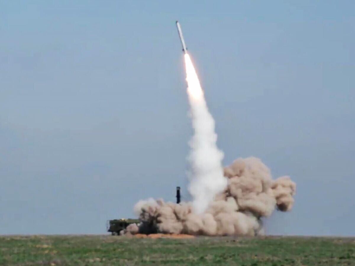     Боевой пуск ракеты из комплекса "Искандер-М"© РИА Новости . Минобороны России