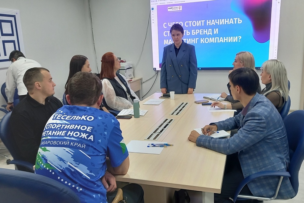    На протяжении четырех недель курсанты постигают теорию в классе и посещают действующие предприятия. / Ирина Троценко