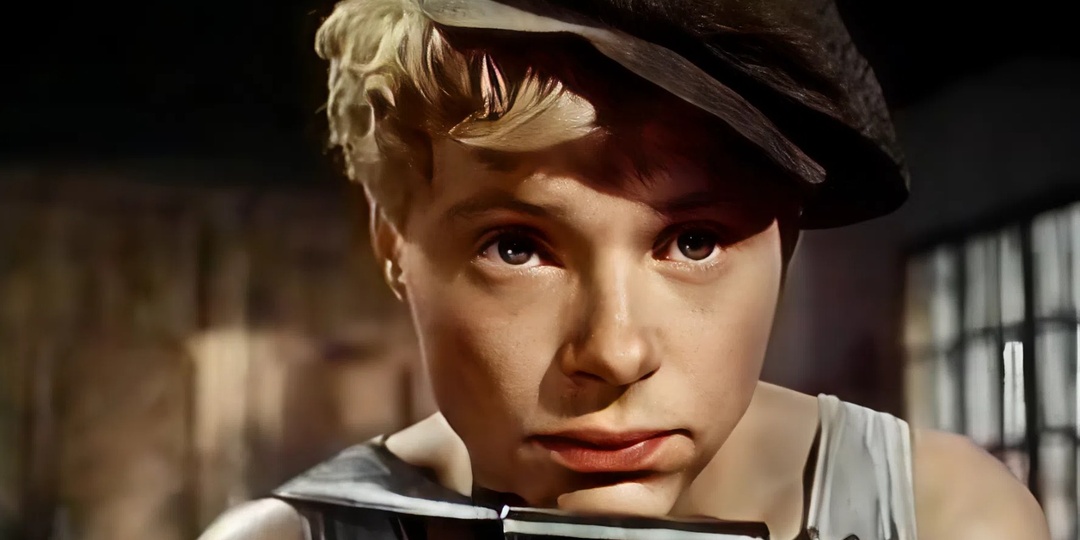 Не впускала в квартиру его мать и брата, и отказывалась от рождения детей. Как актер Леонид Харитонов женился на своей молодой студентке