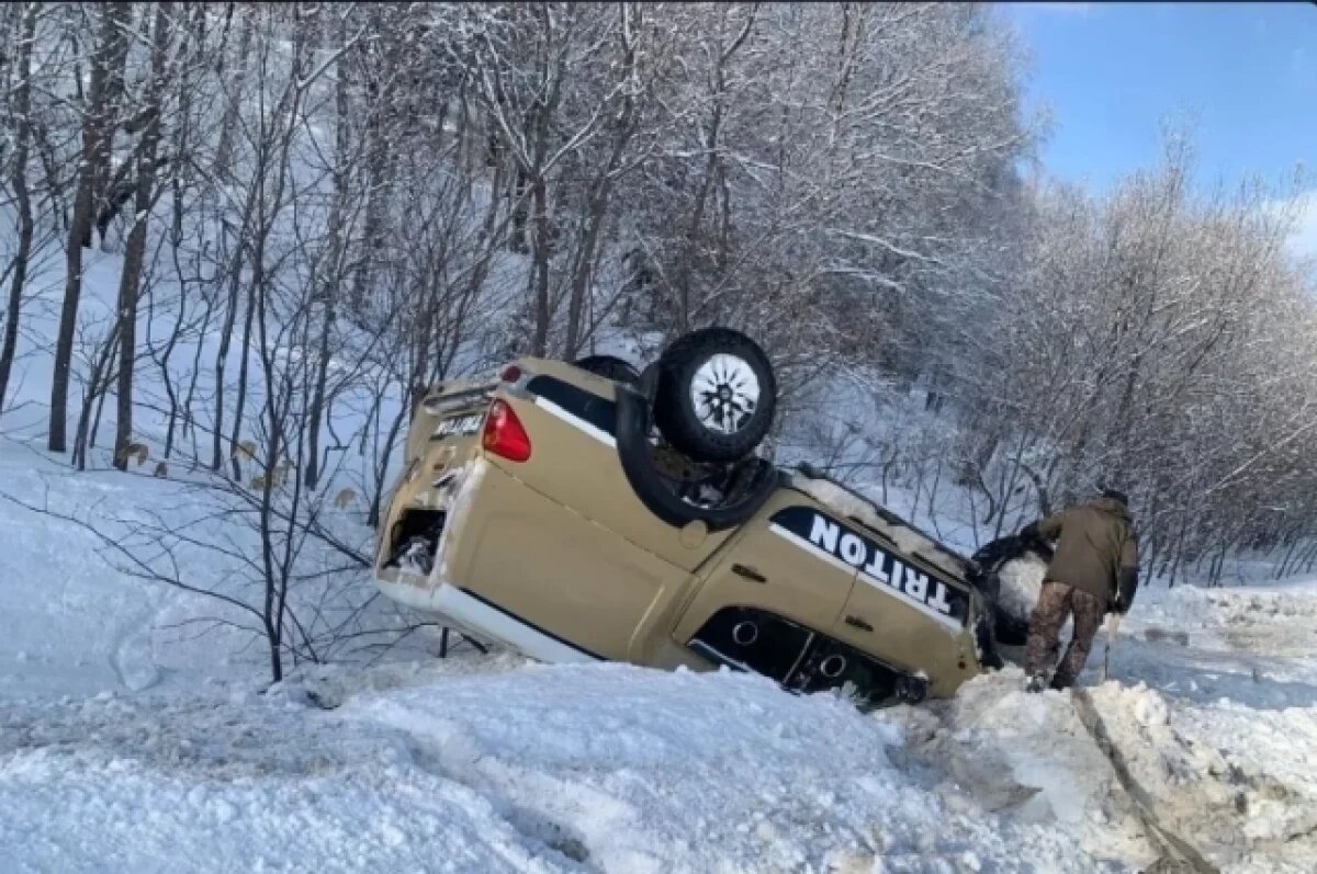   Машина перевернулась на крышу в Анивском районе Сахалина