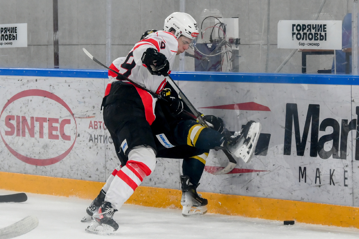 Фото с официальной странички ХК "Молот" в ВК