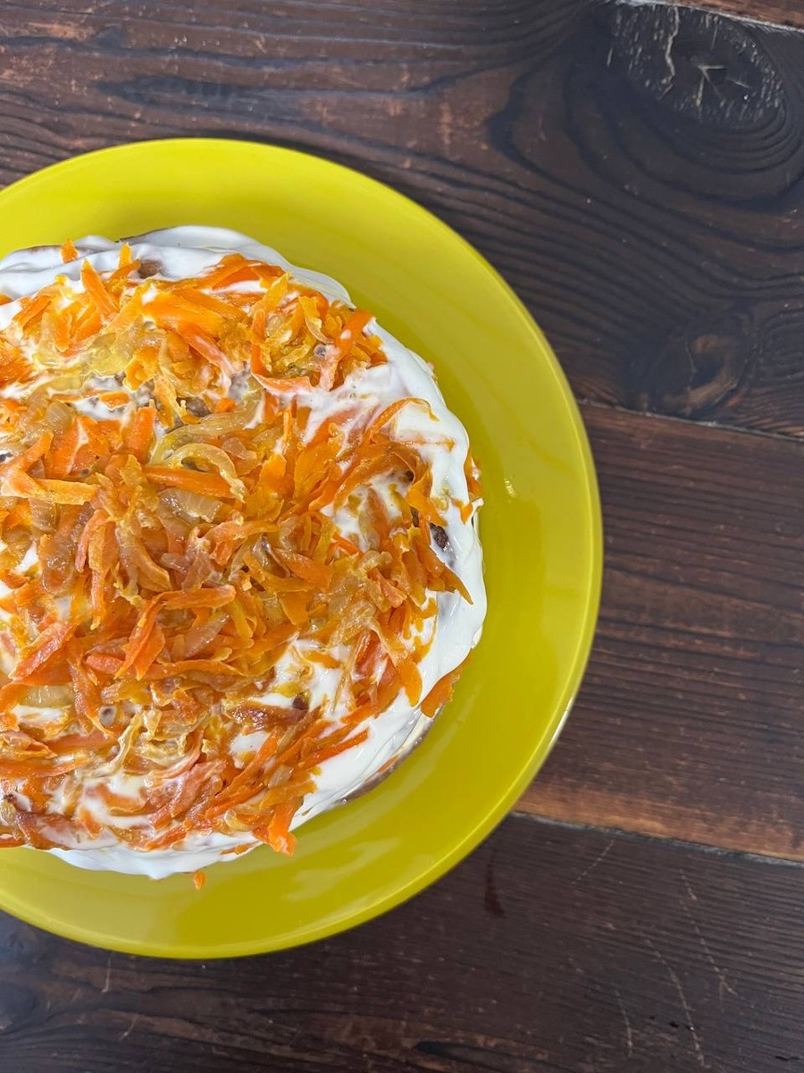 Печень полезна, кстати. В одном тортике аж 42 мг железа. В кусочке - 10. Если учесть, что суточная норма 10-20 мг, то это очень даже неплохо.