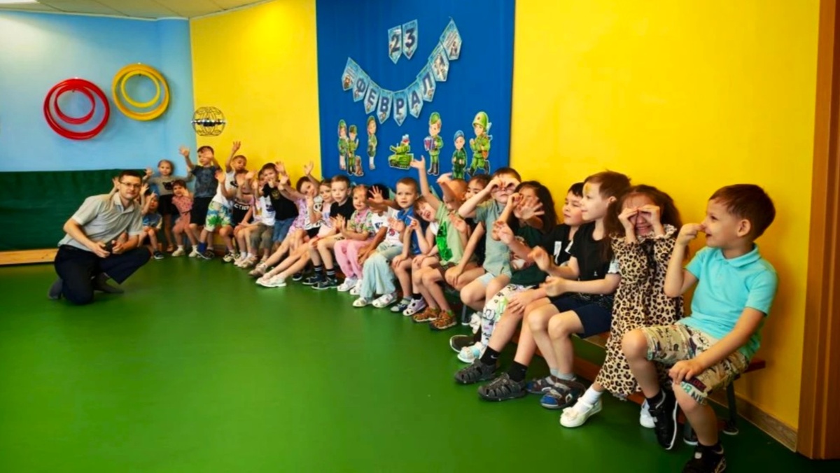    В детском саду Ханты-Мансийска провели урок по беспилотным технологиям