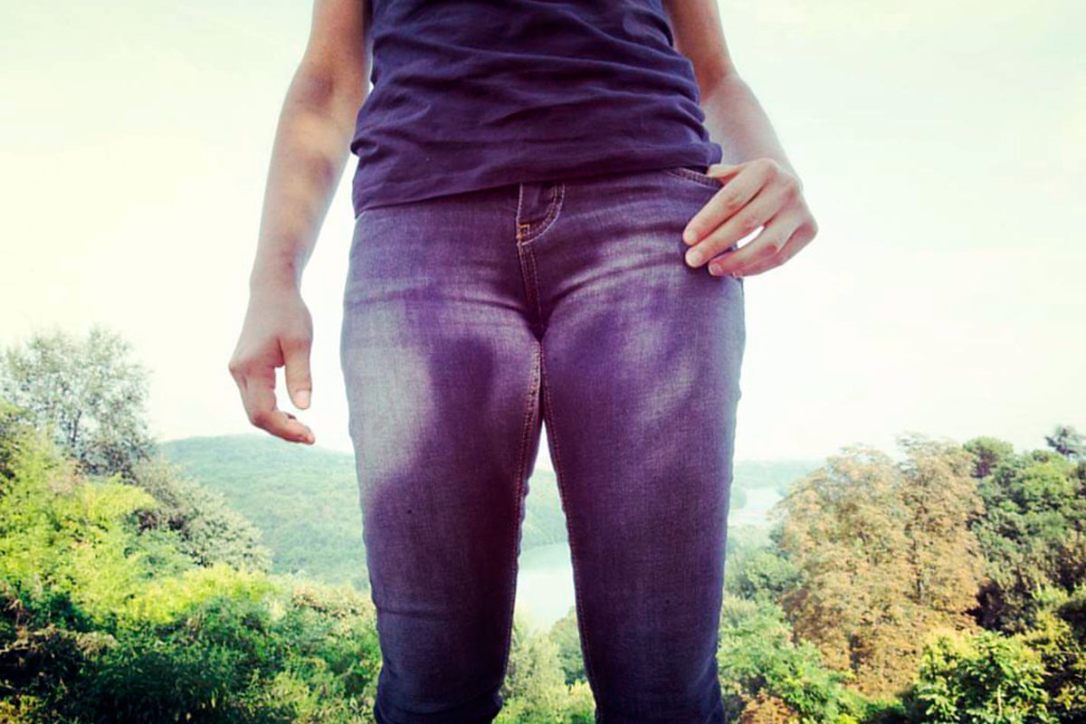 Он говорит не с вами, а в вашу сторону. Вы для него — функция, зеркало его величия