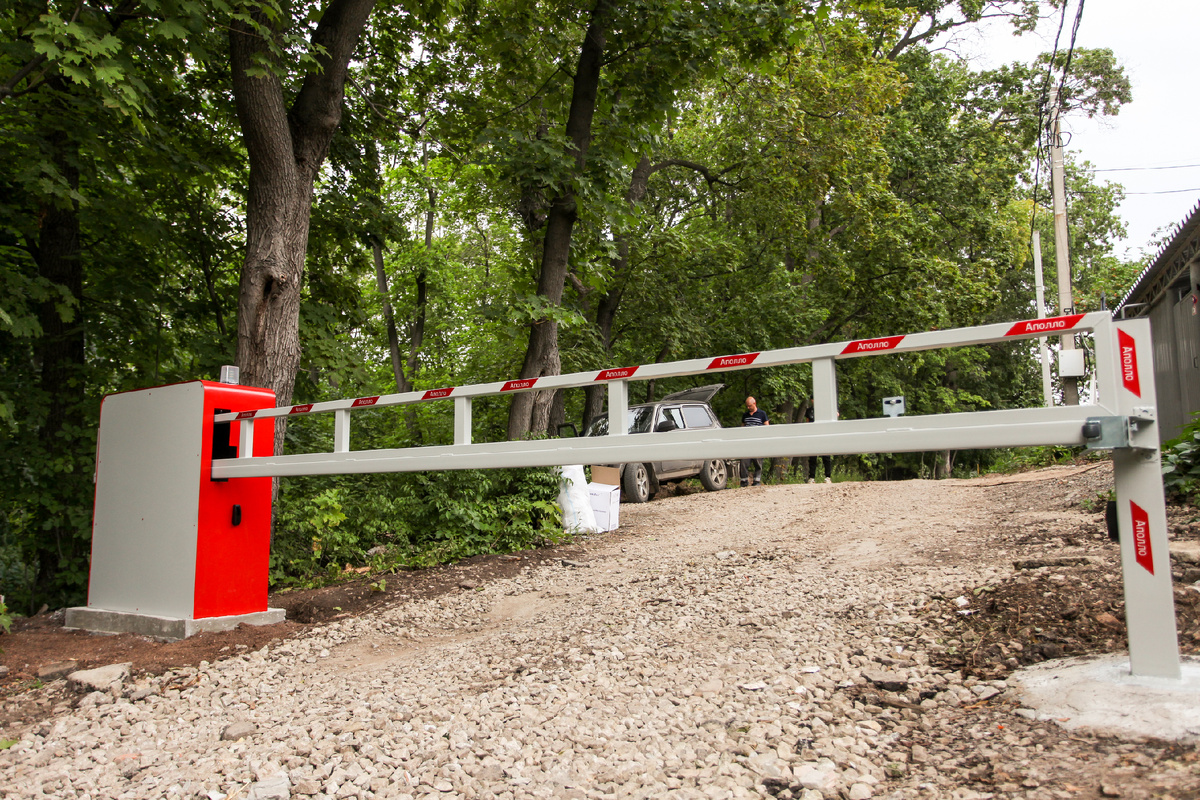 Шлагбаум в дачном товариществе