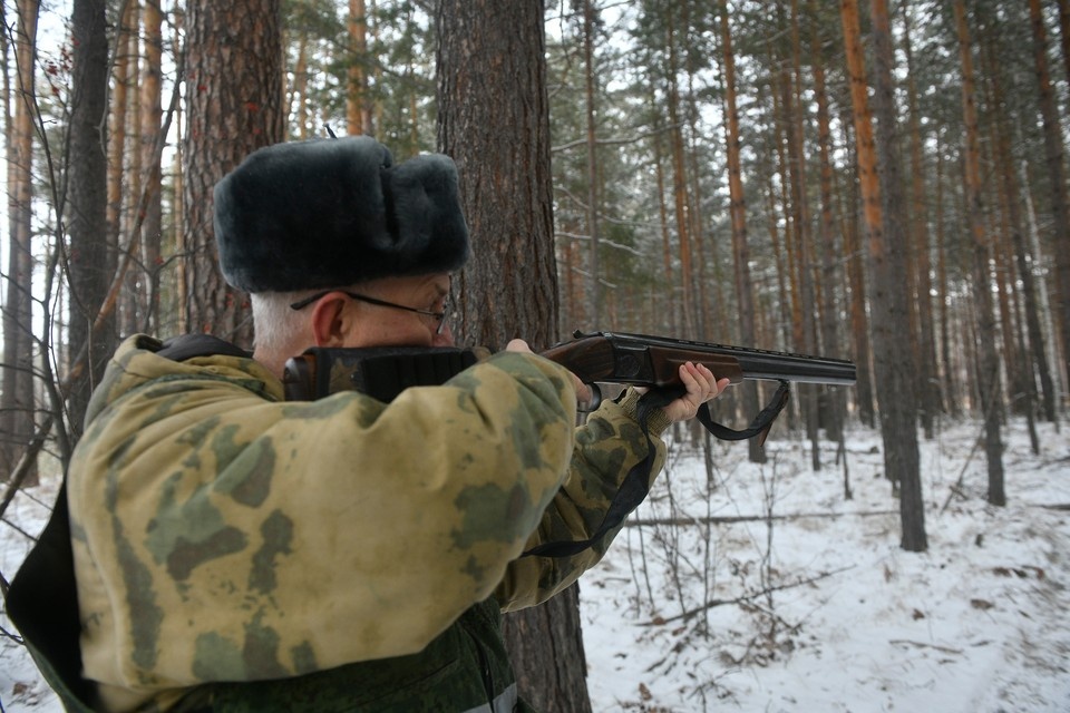    Пуля попала в мужчину, который находился в лагере на другом берегу реки. Ольга ЮШКОВА