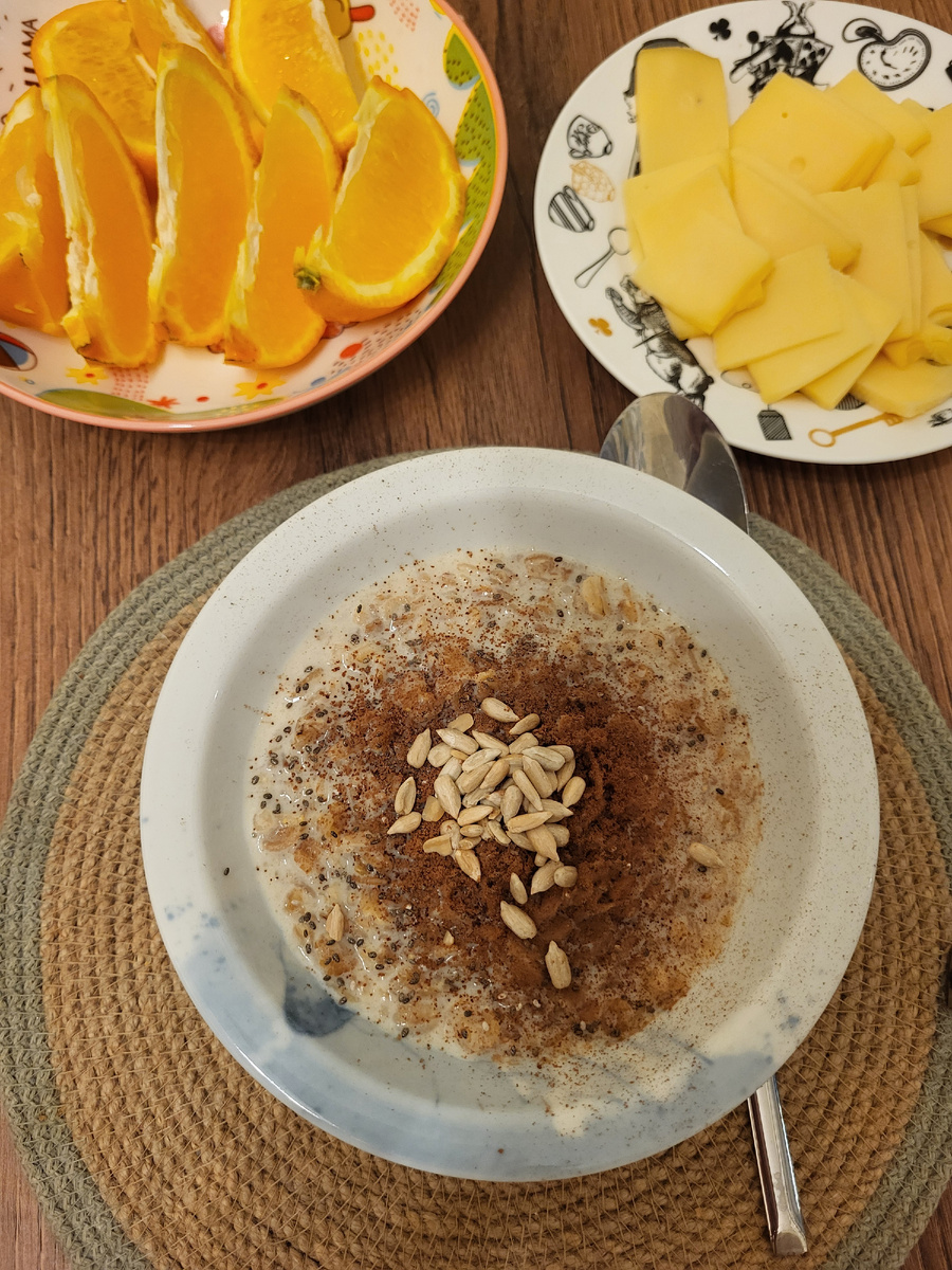 На завтрак у меня 5злаков с какао, семенами Чиа и семечками