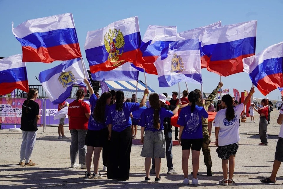    Движение Первых Херсонщины объявил конкурс портретов патриотов и героев России Фото: Движение Первых ХО