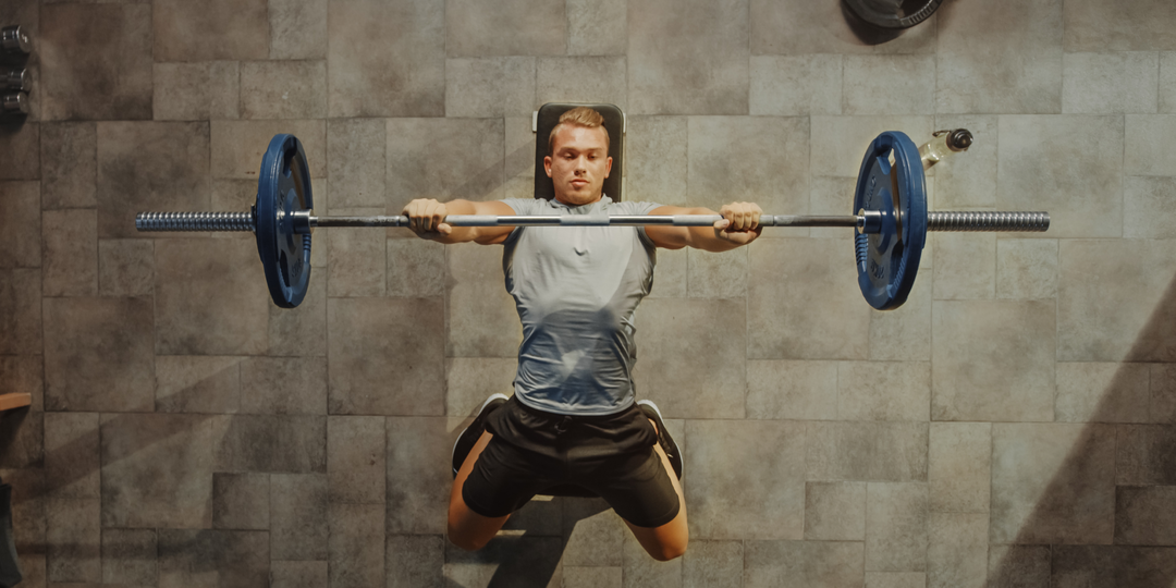 Распространённые Ошибки в Жиме Лёжа: Как Их Избежать и Добиться Максимальных Результатов