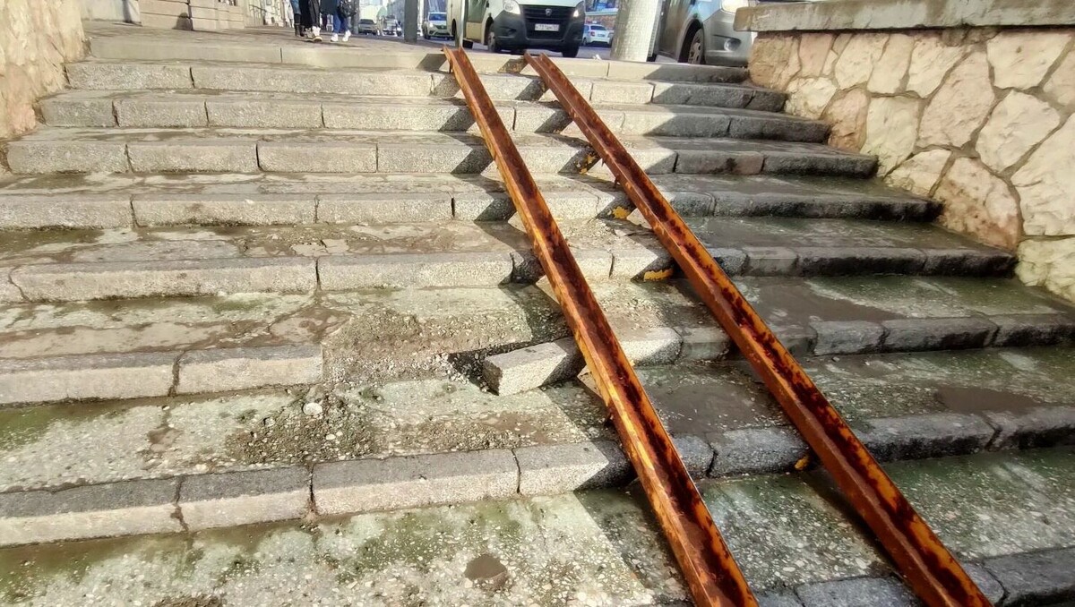    Ступеньки подземного перехода на Большой Садовой в Ростове   rostovgazeta.ru