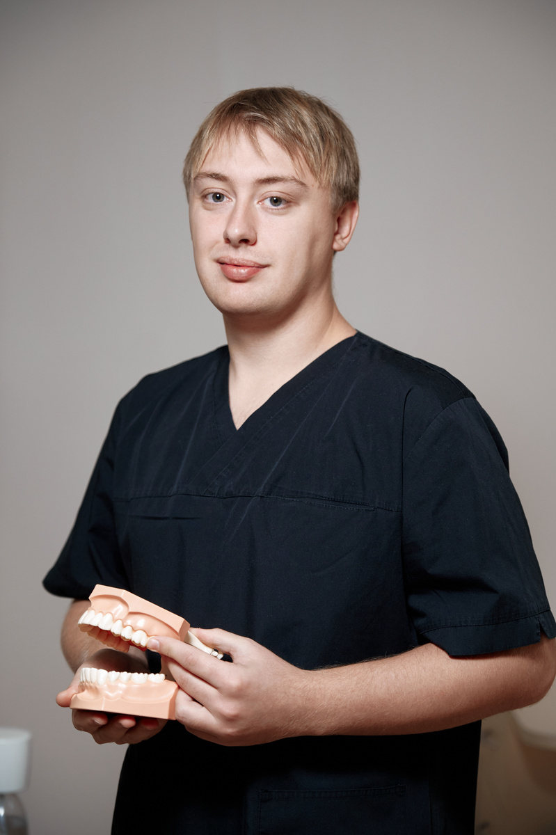 Врач-ортопед Иванов Александр Евгеньевич
