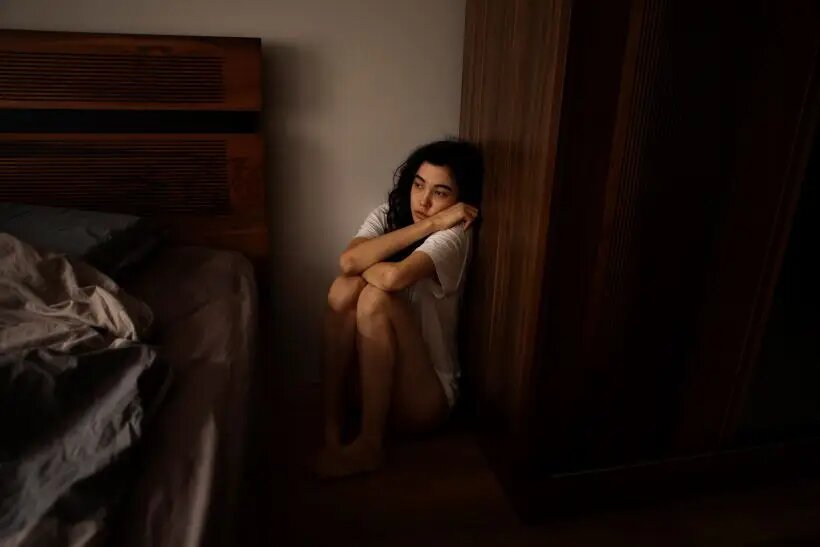  К симптомам бешенства относятся в том числе расстройства психики – например, необъяснимый страх, тревога, депрессия   © Freepik