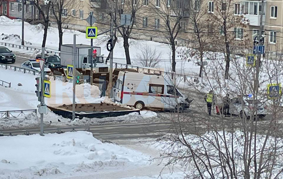    В Каменске-Уральском скорая попала в ДТП: есть пострадавшие