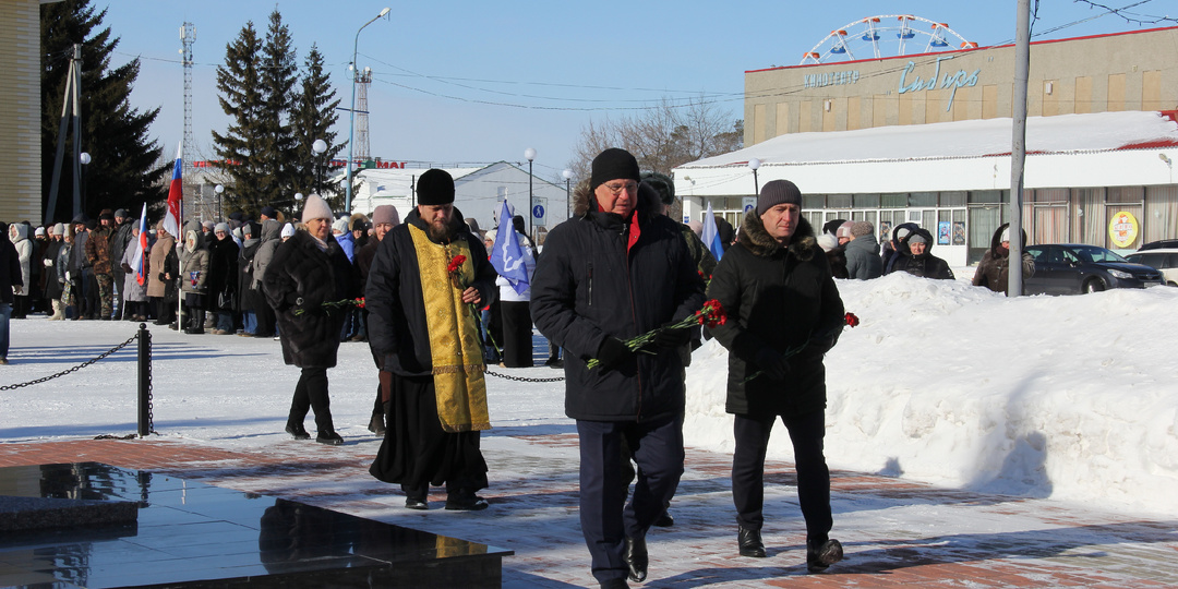 Наши сердца - с ними, наша помощь - рядом: тюкалинцы отправили гуманитарный груз в зону СВО