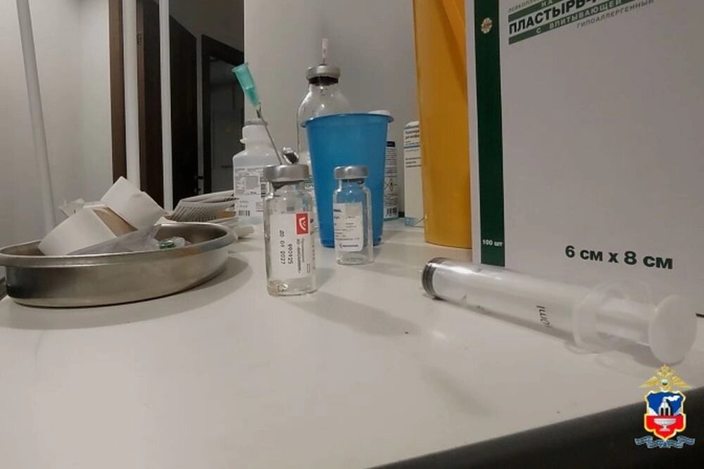    В подпольной клинике были различные рецептурные медикаменты. Фото: Пресс-служба ГУ МВД по Алтайскому краю