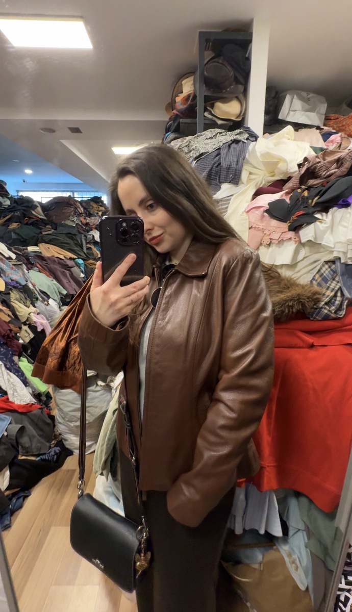 Очень мне приглянулась эта курточка. Но цена завышена, я считаю 