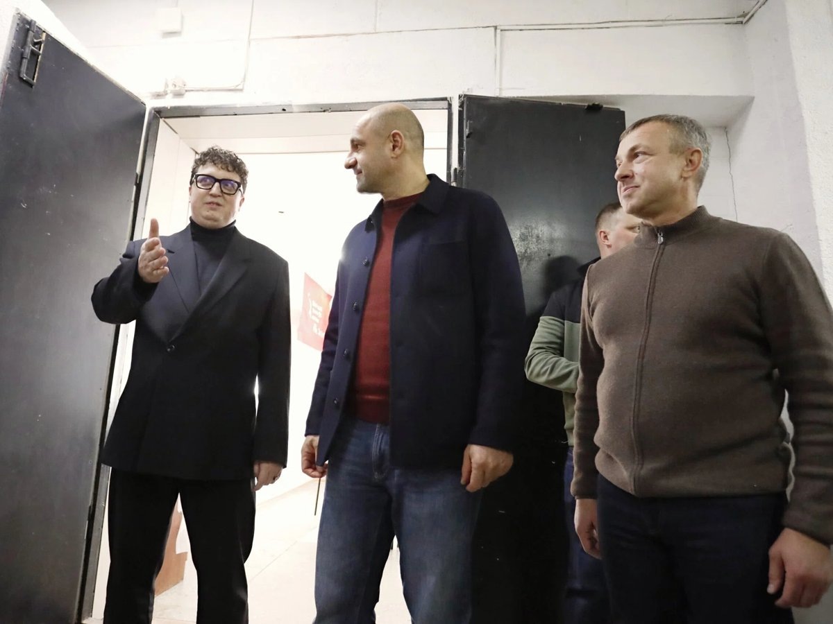    Илья Фалин рассказал Жоге, что в его центре и структурных подразделениях проходит много мероприятий в поддержку СВО