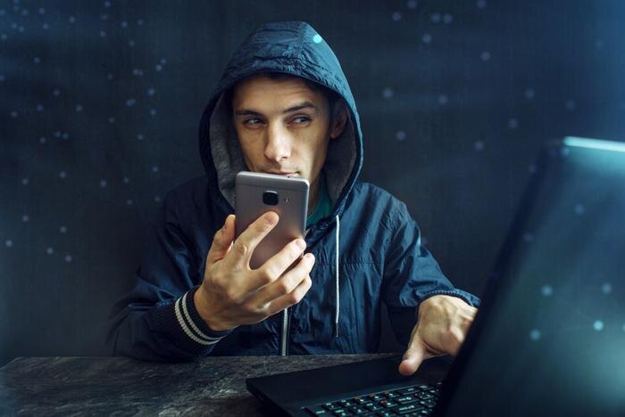 Обложка © Shutterstock / FOTODOM / Artem Oleshko