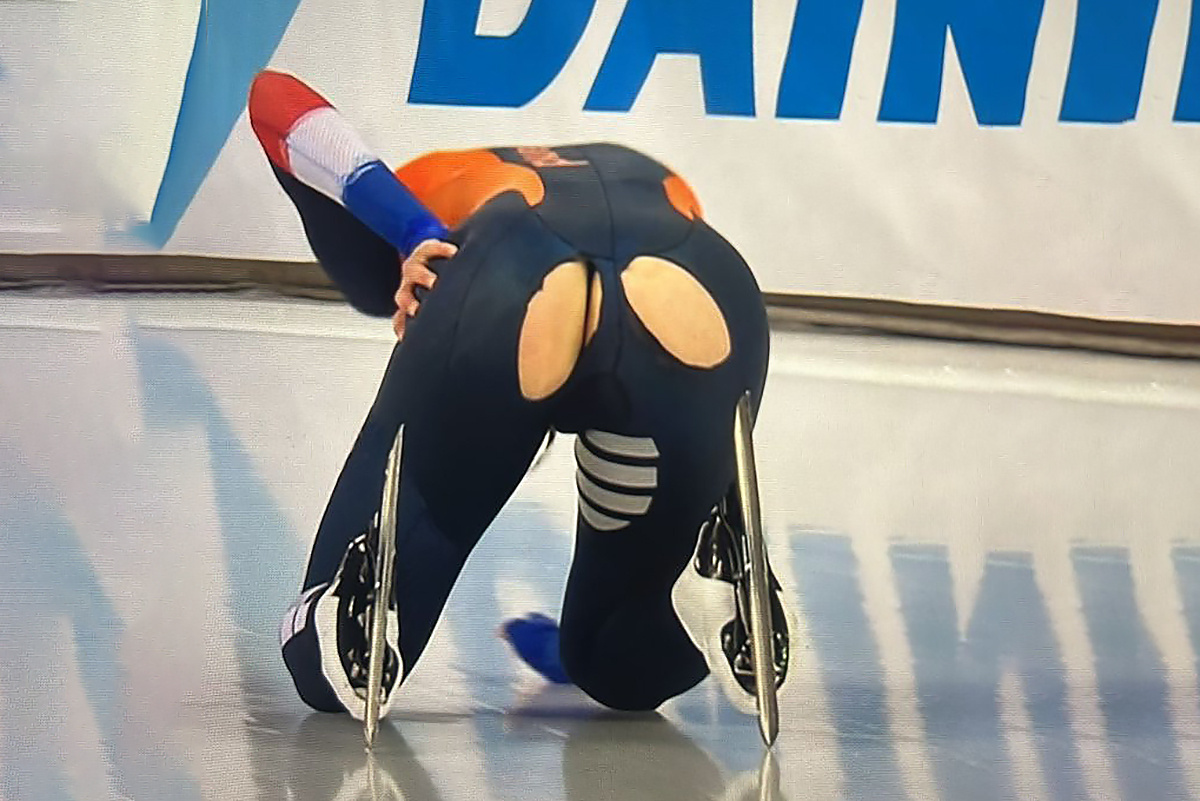 Фото недели: олимпийская чемпионка Ютта Лердам порвала зал и штаны 
