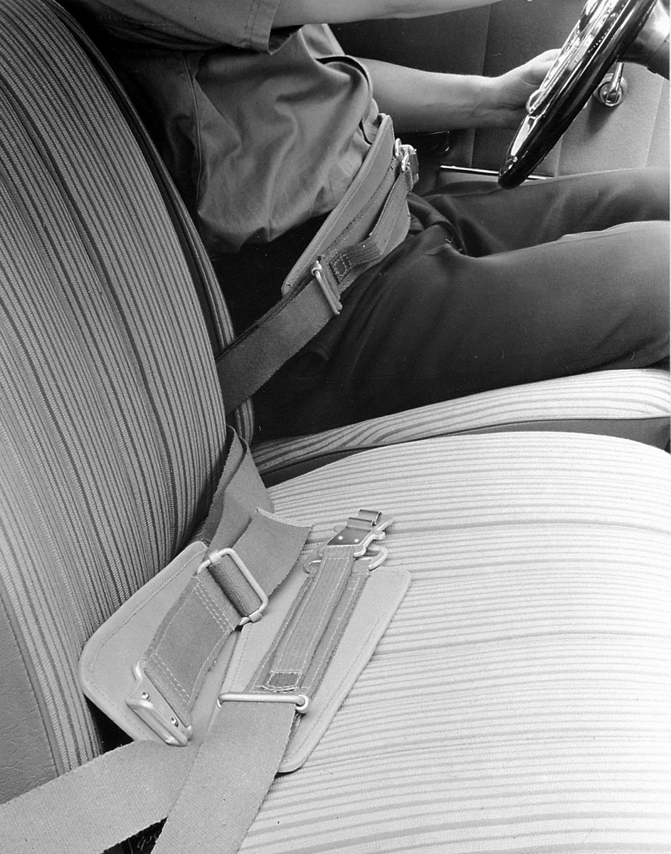    Двухточечный ремень безопасности