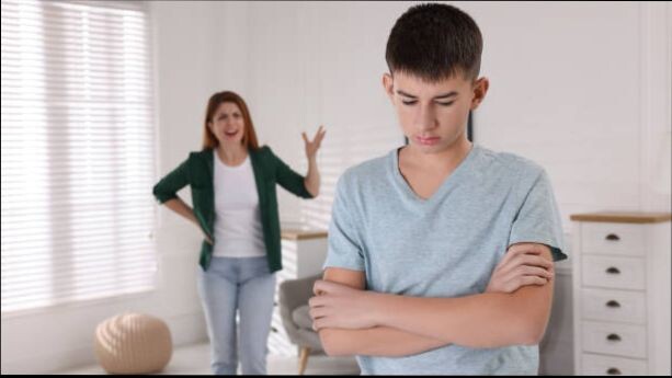 «Мне проще ничего вам не рассказывать». Почему подростки 13–16 лет предпочитают молчать и как вернуть ощущение безопасности