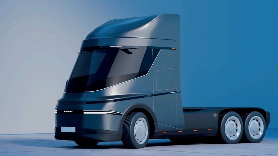    Грузовик в синем цвете. Фото: Максим Кадаков/Tg