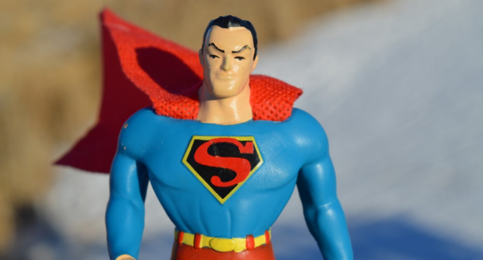 Супермен готов лететь бороться со злом в дома, где ещё есть алкомаркеты / фото: pxhere.com