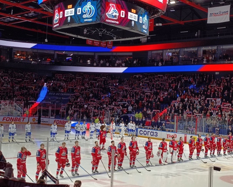     Курским журналистам показали «Кубок Гагарина»