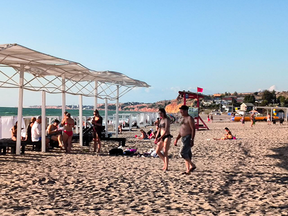 Самыми выгодными месяцами для отпуска в 2026 году названы июль и декабрь.  Фото: Фото: ФедералПресс / Анна Брачева