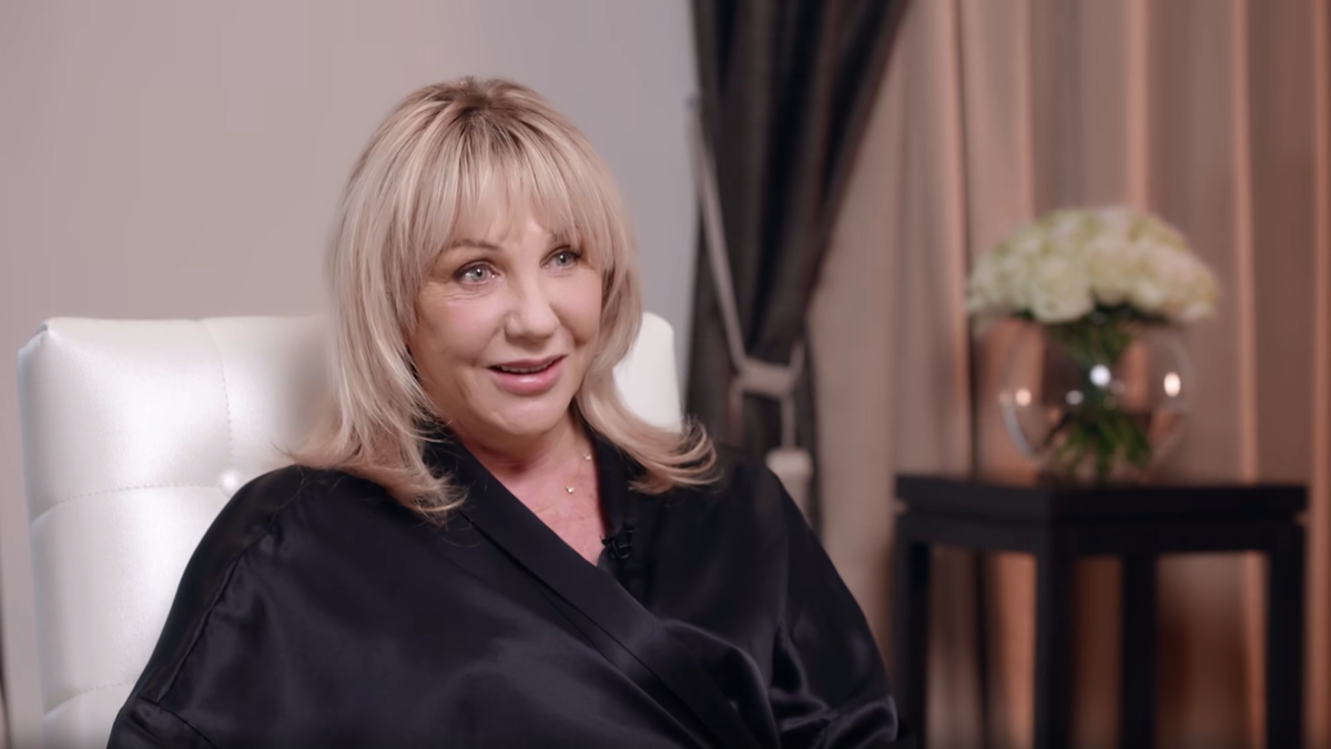 Елена Яковлева во время интервью 