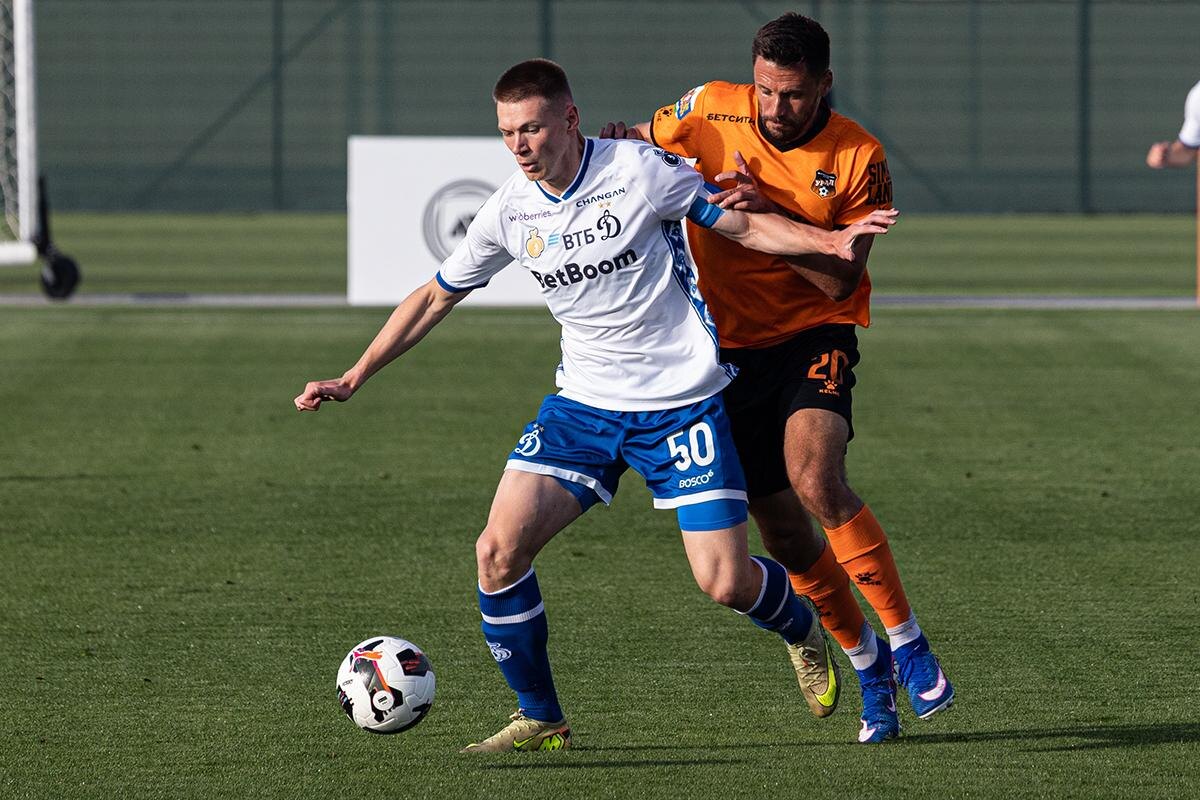 №20 Евгений Марков на выезде пока за "Урал" не забивал в официальных матчах