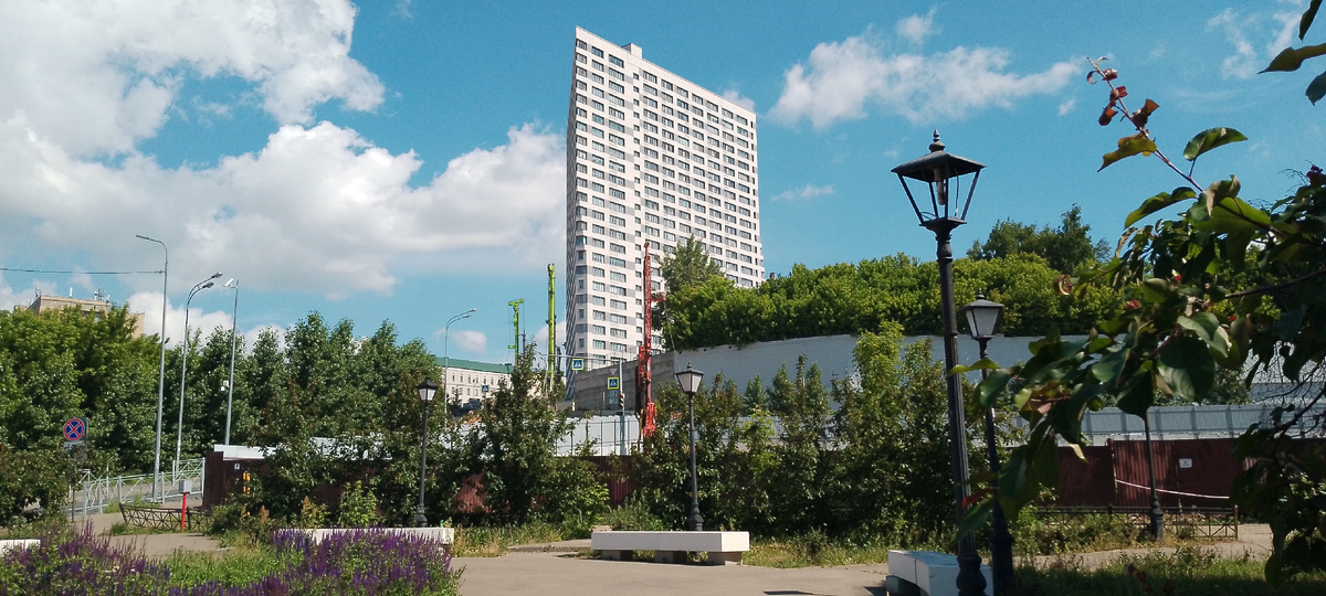 Опять улица моего любимого города. Мой любимый утюжок