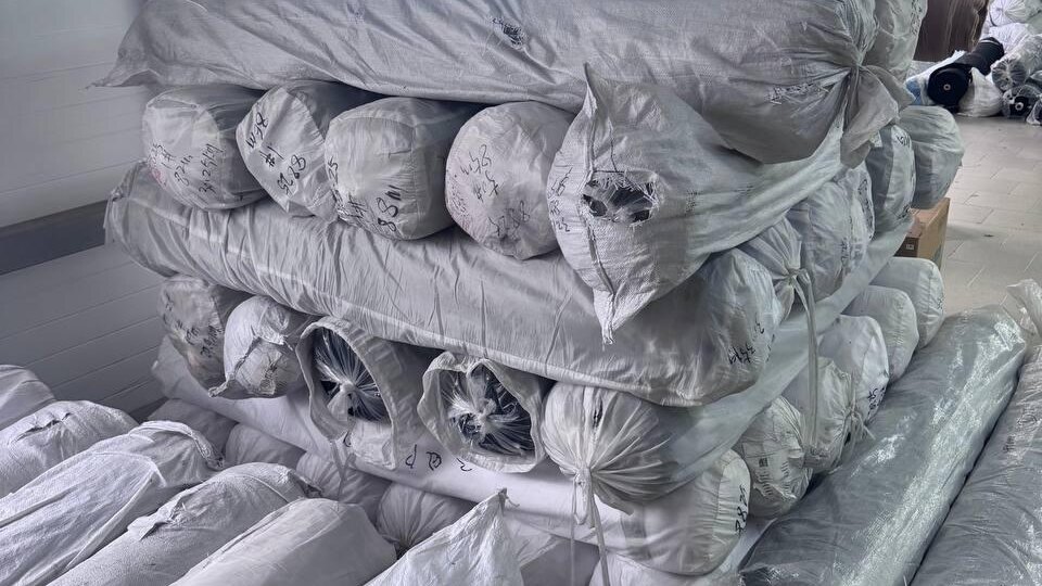 Это продолжение истории с женскими костюмами