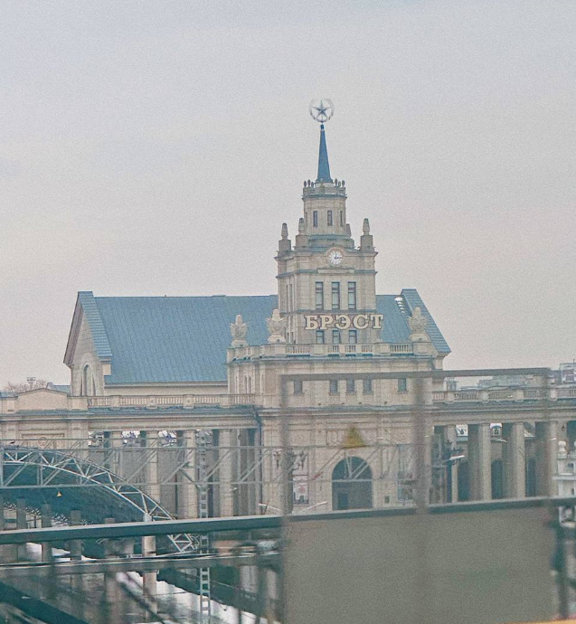 Железнодорожный вокзал города Брест.
