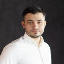    — Дело в том, что спрос на посуточную аренду квартиры растет, как правило, с мая по сентябрь, а основной пик приходится на июль — август. Также подобный вариант аренды пользуется популярностью в новогодние праздники, но они длятся буквально неделю. В остальное время на рынке посуточной аренды фиксируется большое снижение спроса. Еще если арендодатель сдает квартиру через управляющую компанию, то она забирает часть дохода, а именно 30% в среднем от выручки, — рассказал изданию Шигапов.