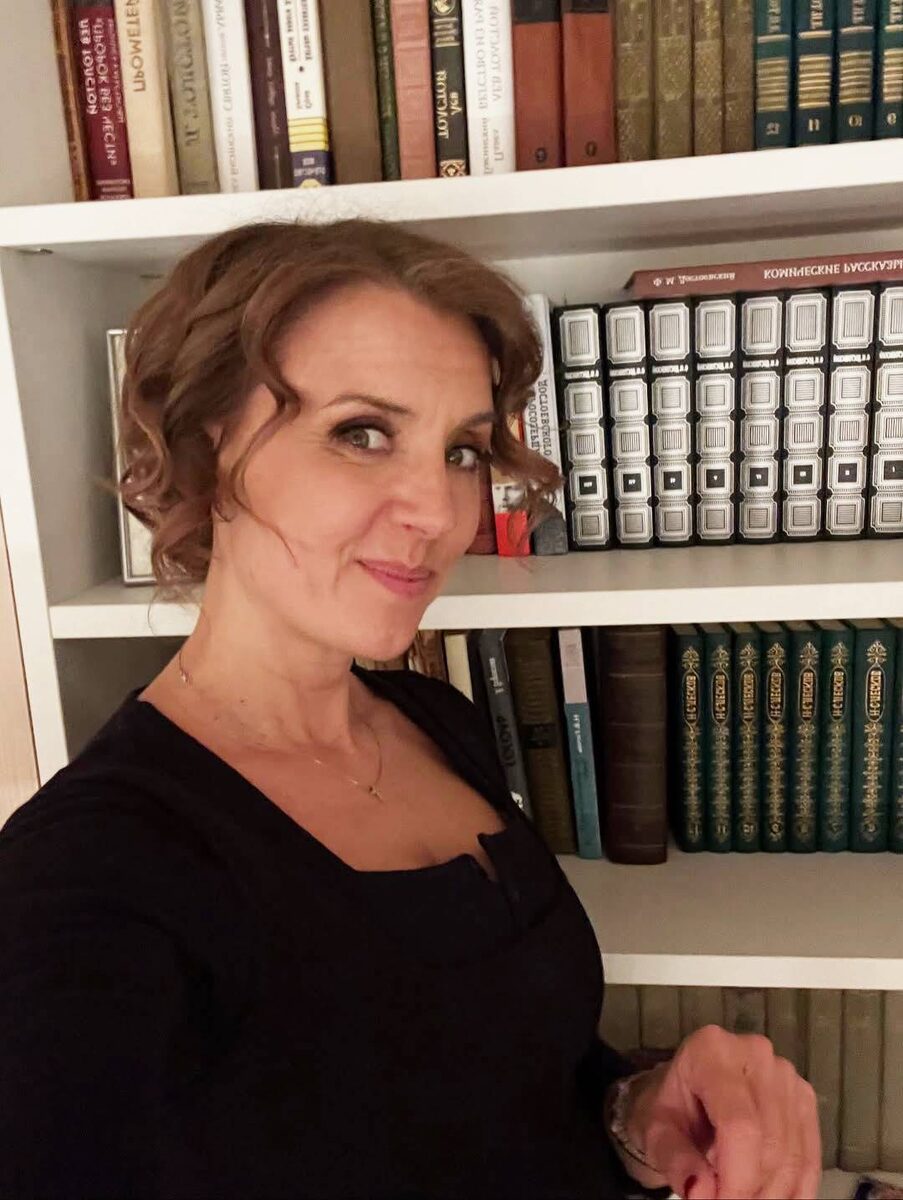    Ксения Алферова любит читать книгиСоцсети Ксении Алферовой