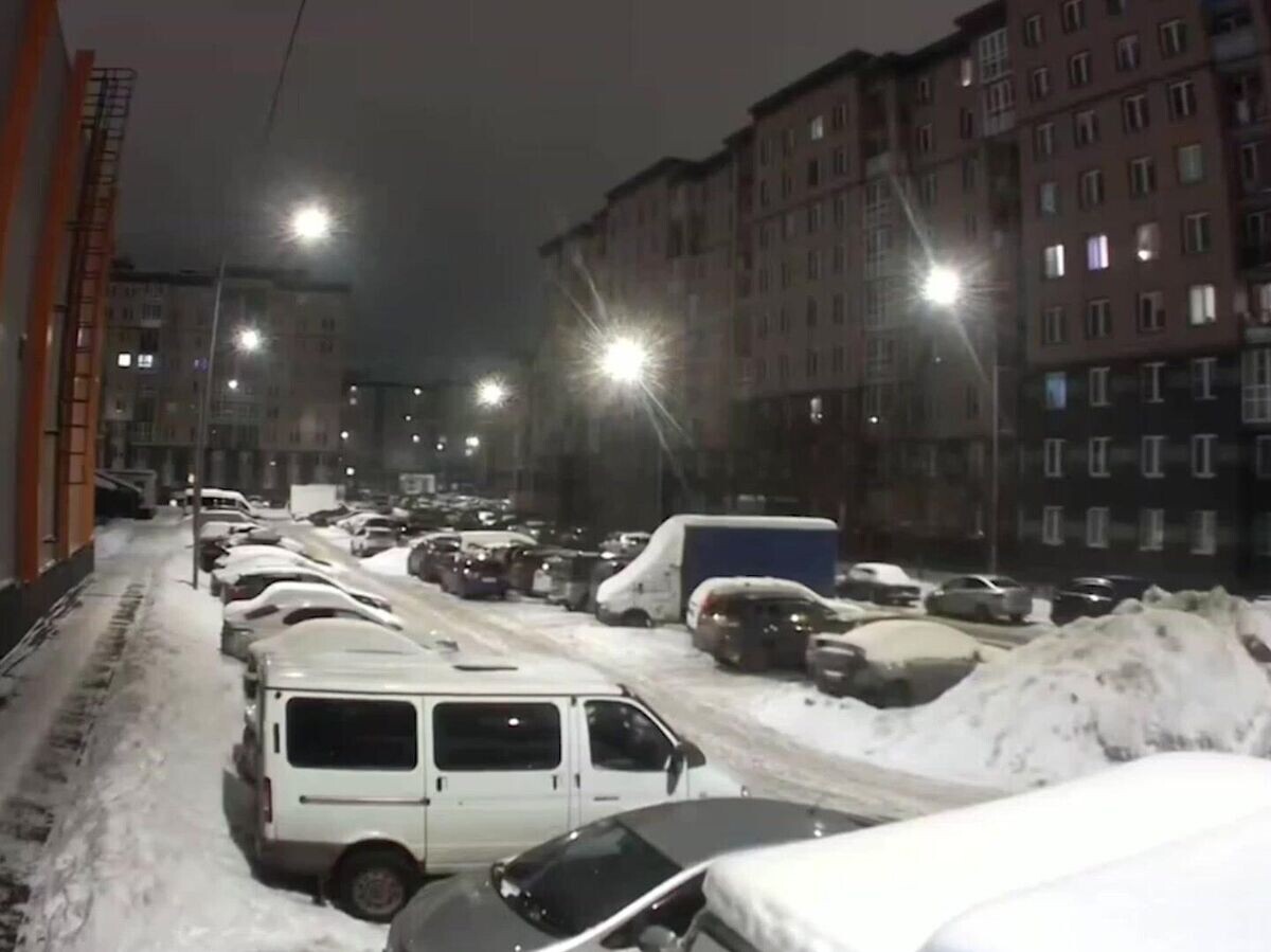    Кадры установки бомбы под автомобилем военнослужащего в Петербурге | © ФСБ РФ