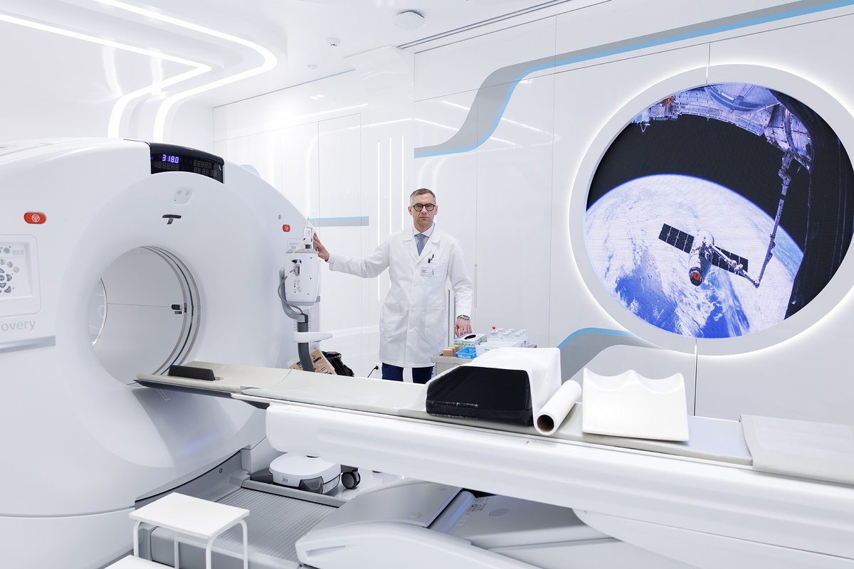    Андрей Мищенко в лаборатории Института ядерной медицины АО «Медицина»