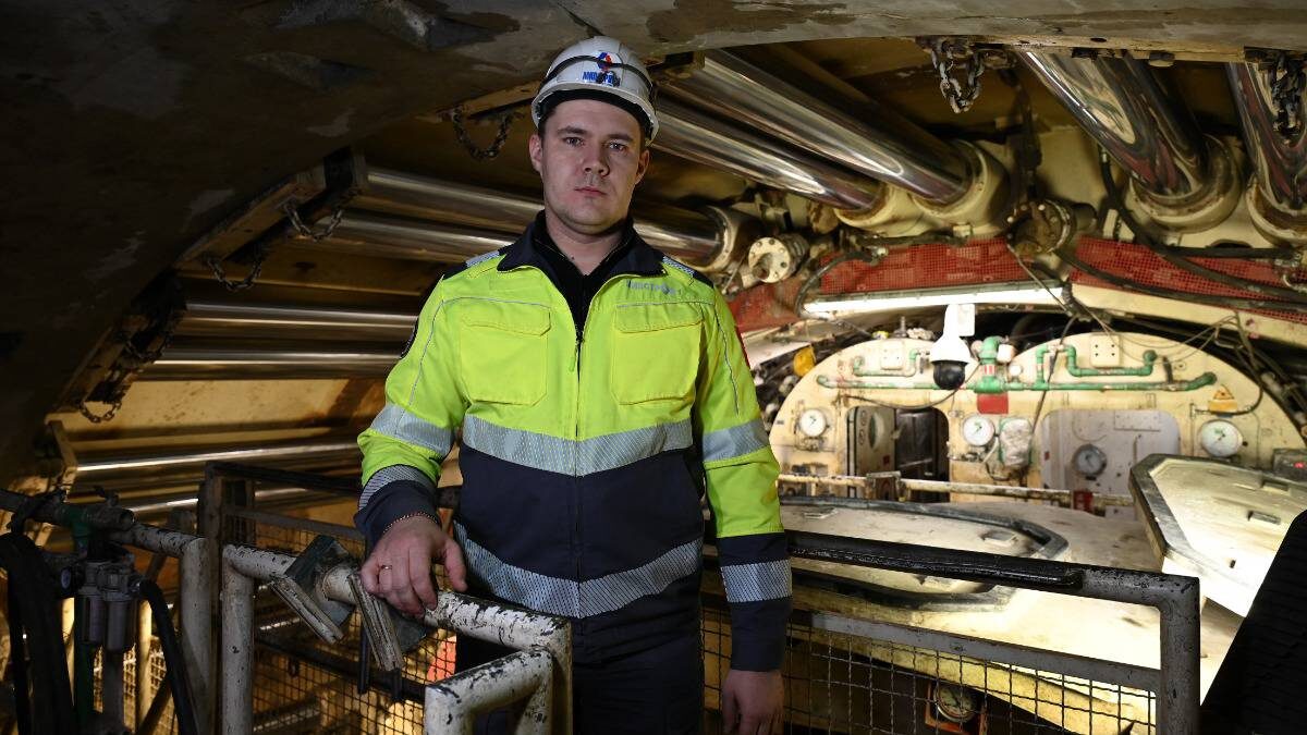    Главный механик Вячеслав Мартышкин участвует в строительстве станции «Серебряный Бор» / Фото: Анатолий Цымбалюк / Вечерняя Москва