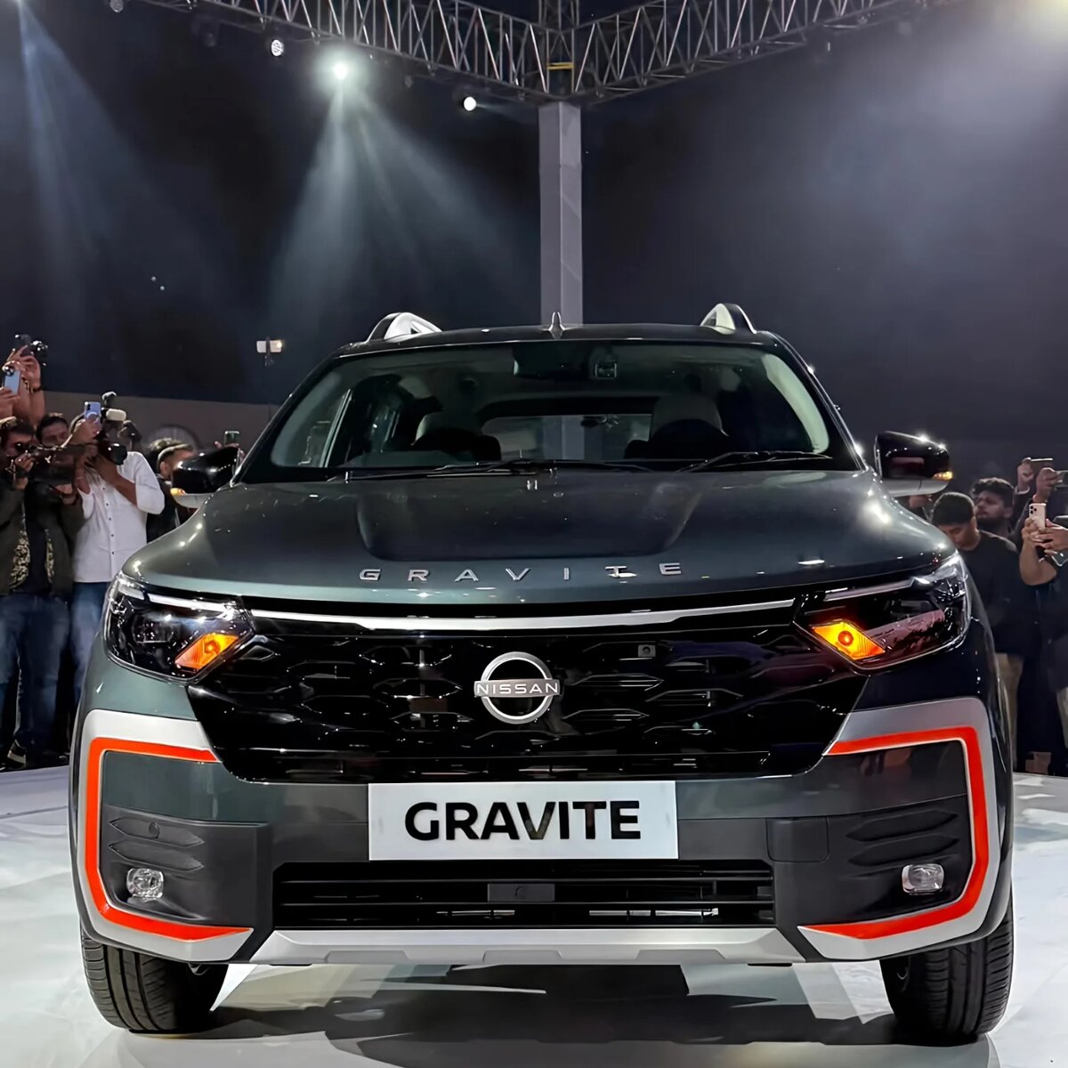 Nissan Gravite. Источник иллюстрации - Яндекс.Картинки