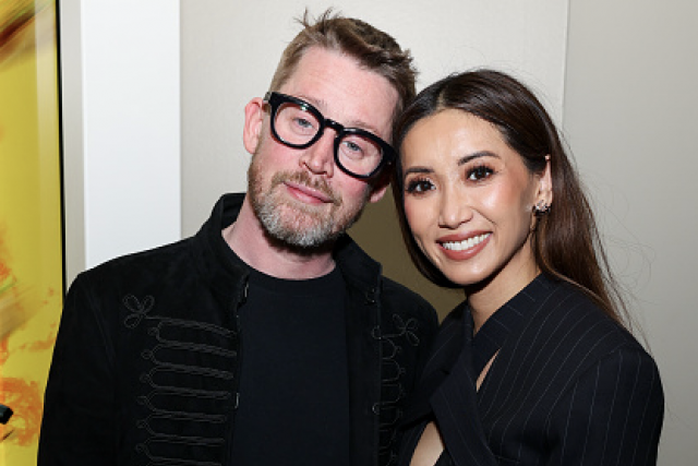     Маколей Калкин совершил редкий выход в свет с женой, родившей от него двоих детей