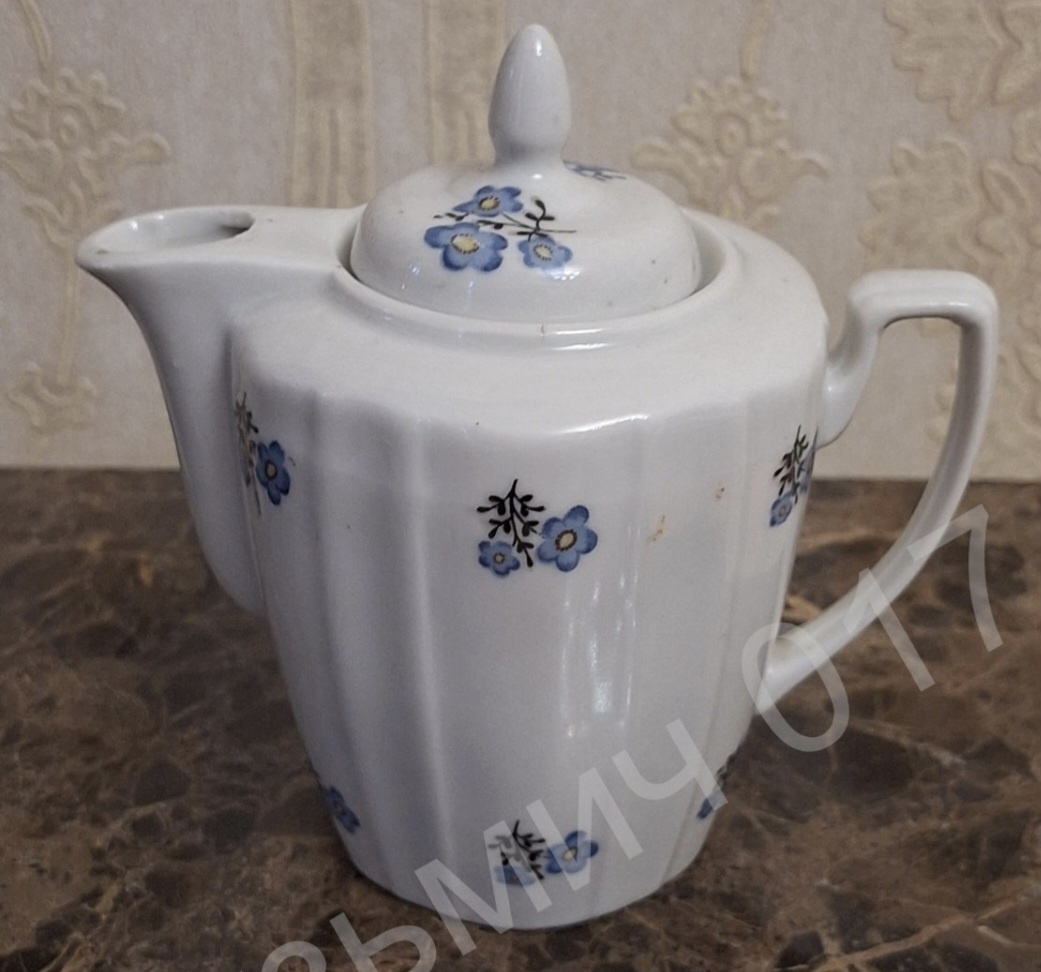 Вот этот молочник я и не купила...