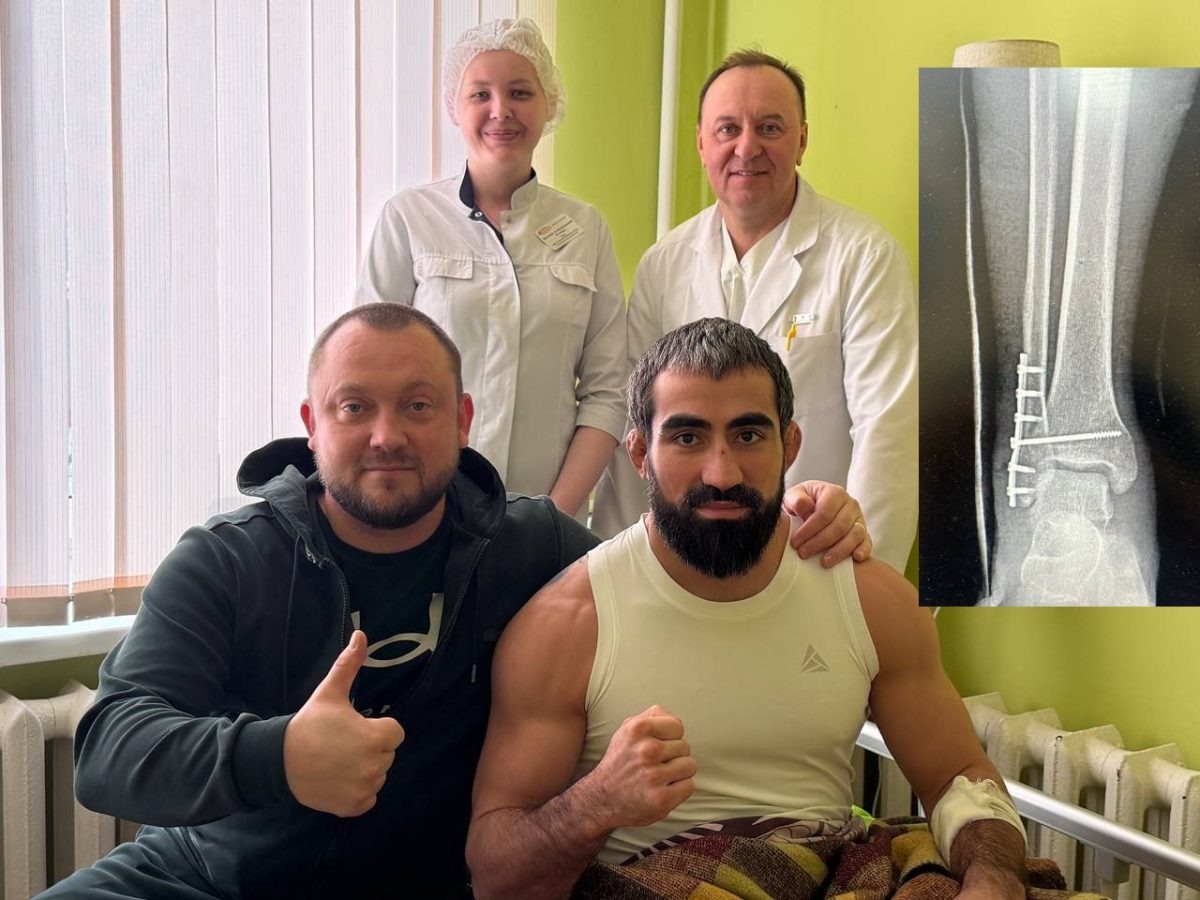    Спортсмена выписали из стационара, теперь ему предстоит курс реабилитации