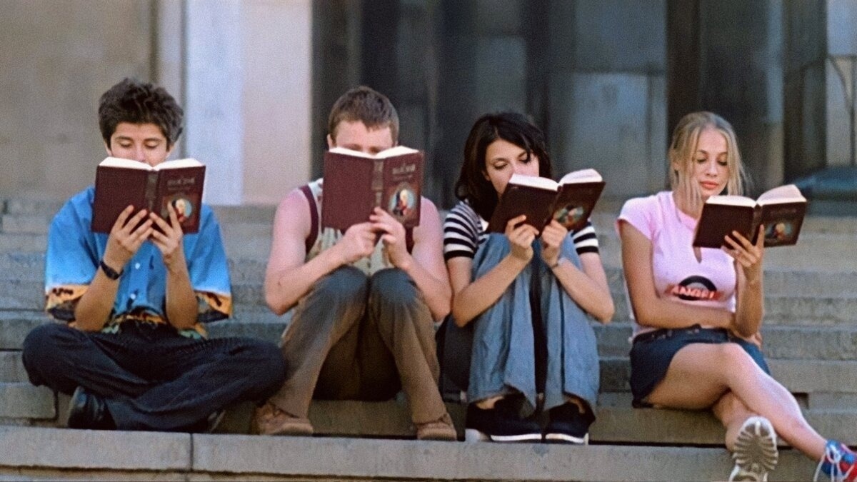 Кадр из фильма "Похитители книг". Источник: Яндекс картинки