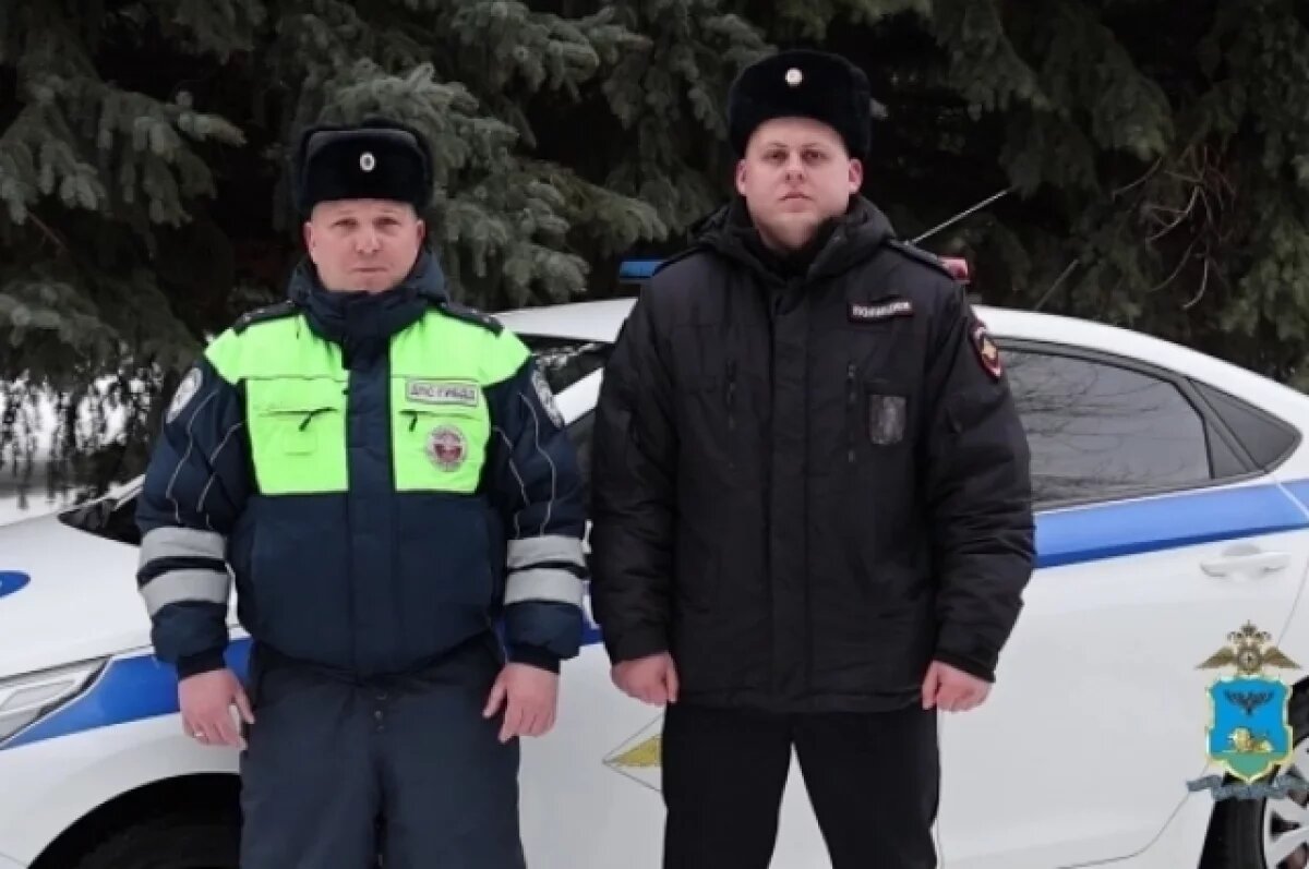    Полицейские Максим Верщуков и Андрей Лазарев не допустили, чтобы кто-то из пассажиров пострадал.