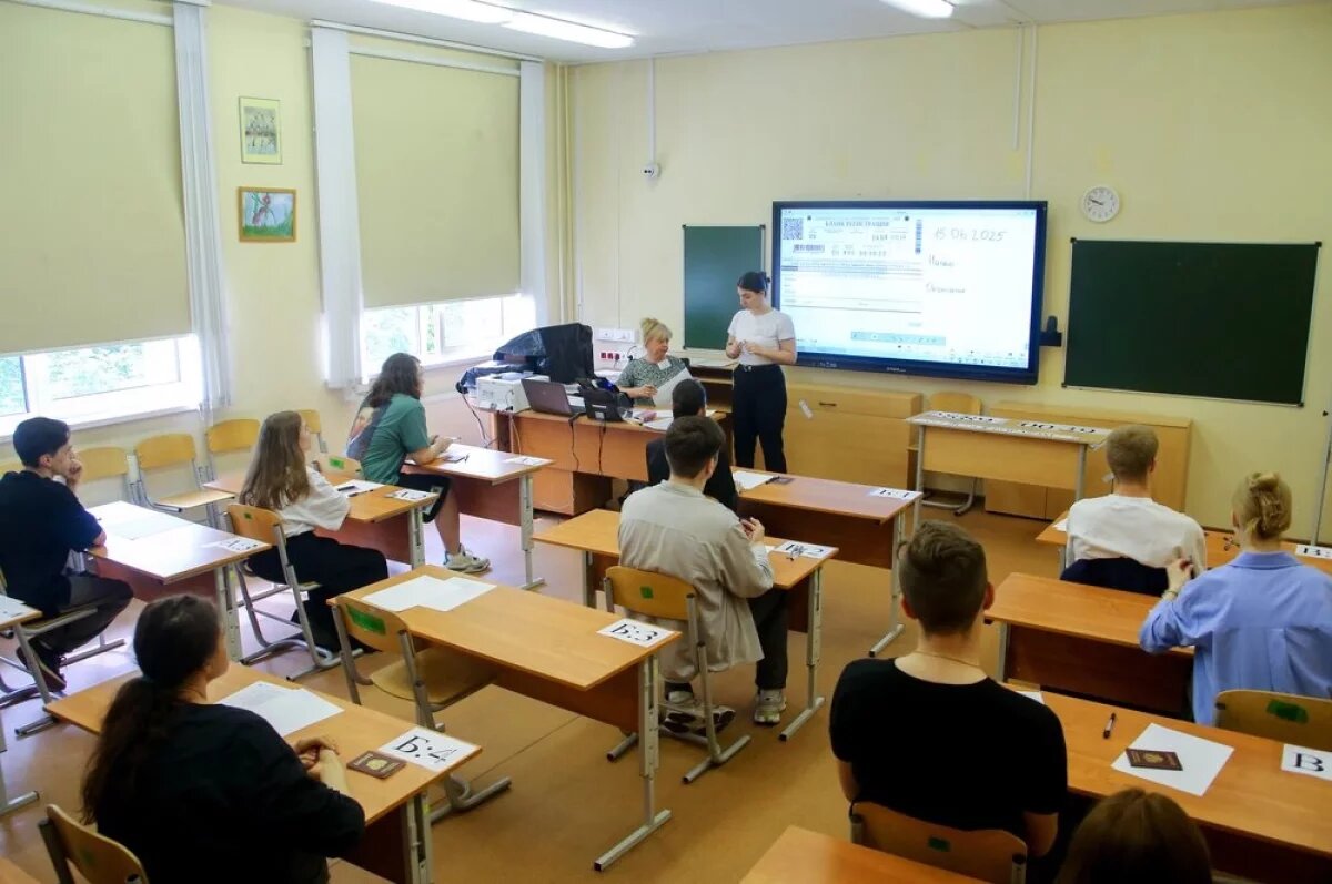    Идут в инженеры.