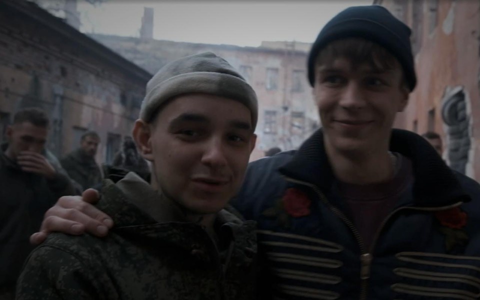    Павел Черток и Глеб Калюжный на съемках фильма «Малыш». Фото: скриншот/Первый канал