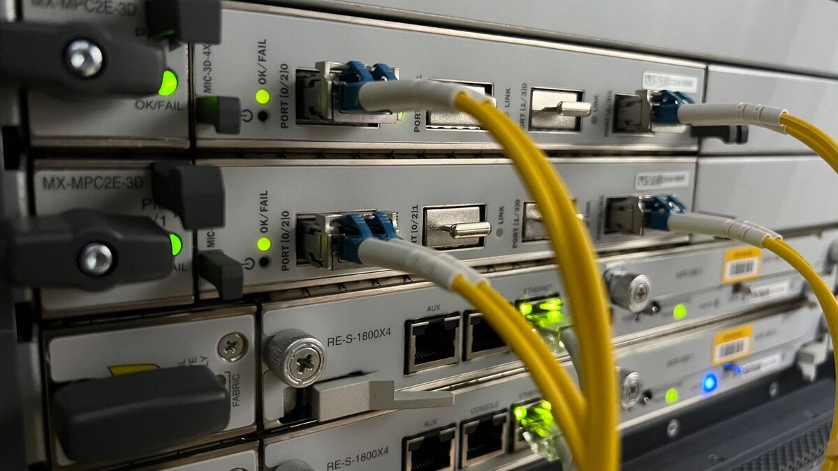    Китайские поставщики подняли цены на оптоволокно   1MI